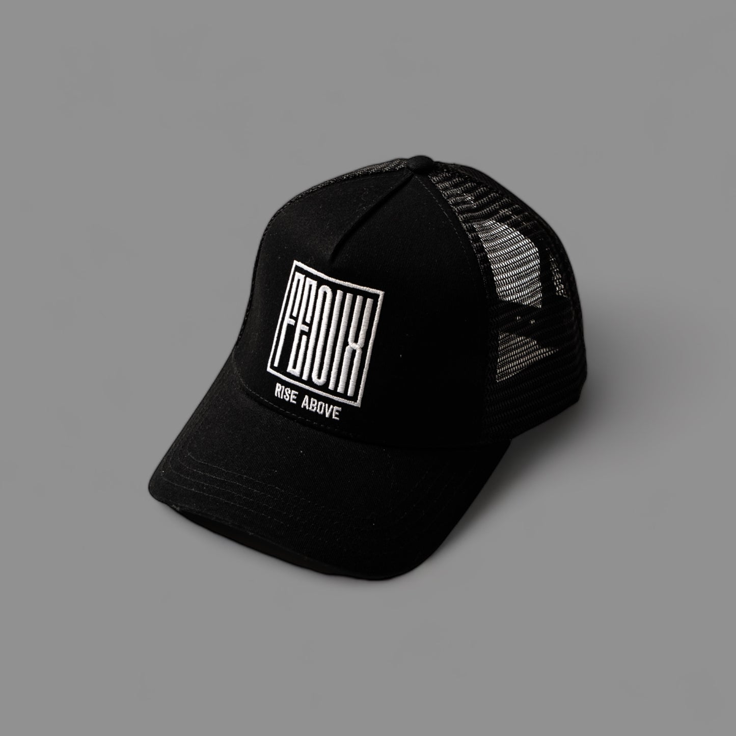 BLACK/WHITE TRUCKER HAT